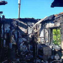 Мужчина получил ожоги на пожаре в деревянном доме