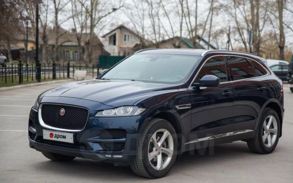 В Барнауле продают синий Jaguar с 10-ю вариантами подсветки