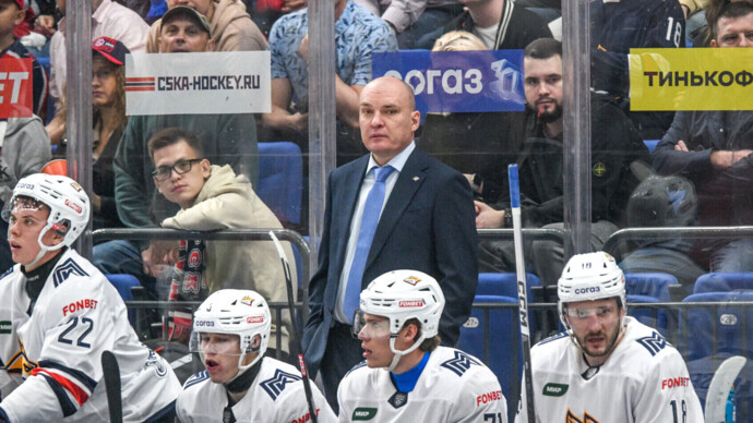 Андрей Разин из Металлурга получил награду лучшему тренеру сезона в КХЛ